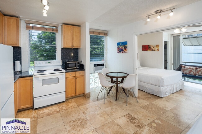 Building Photo - 240 Lili?uokalani Ave Unit 201