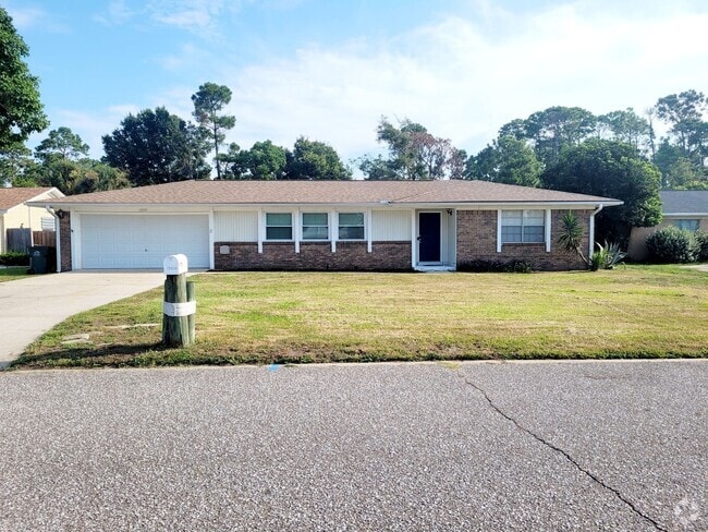 Building Photo - 4 bedroom home near NAS Pensacola West Gate