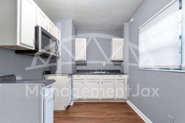 Photo - 2534 Aubrey Ave