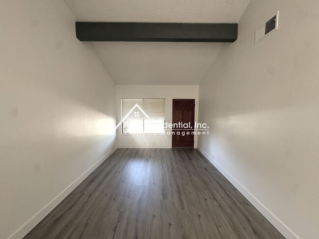 Photo - 10926 Scotsman Way