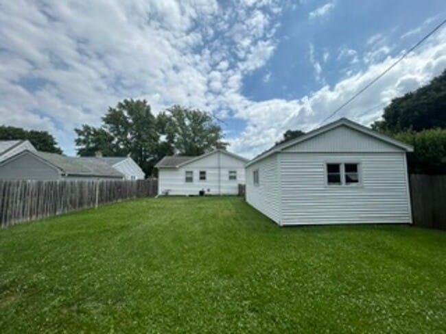 Photo - House in Janesville