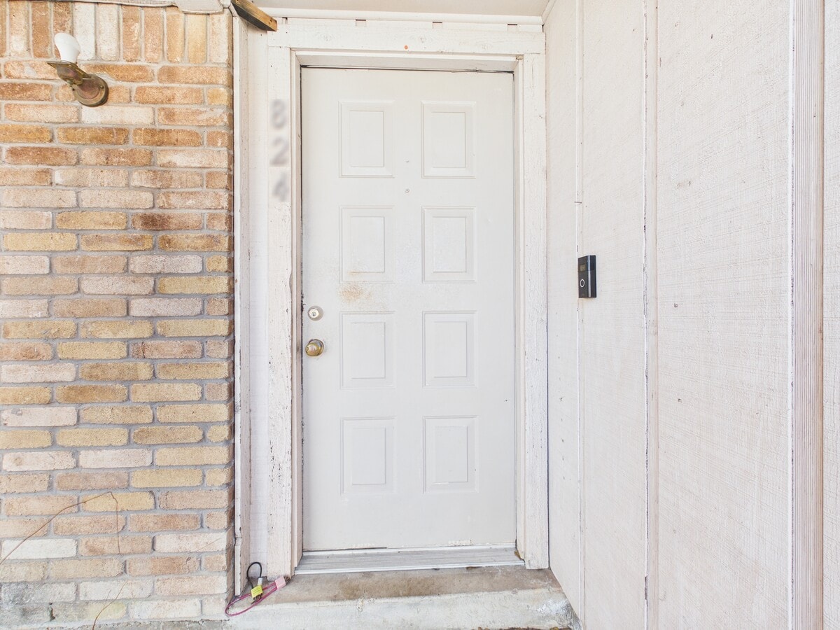 Photo - 824 San Saba Dr