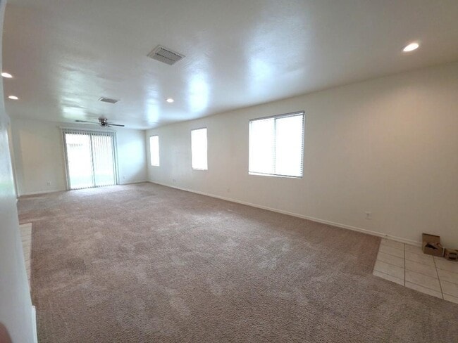 Photo - 10826 W Polk St