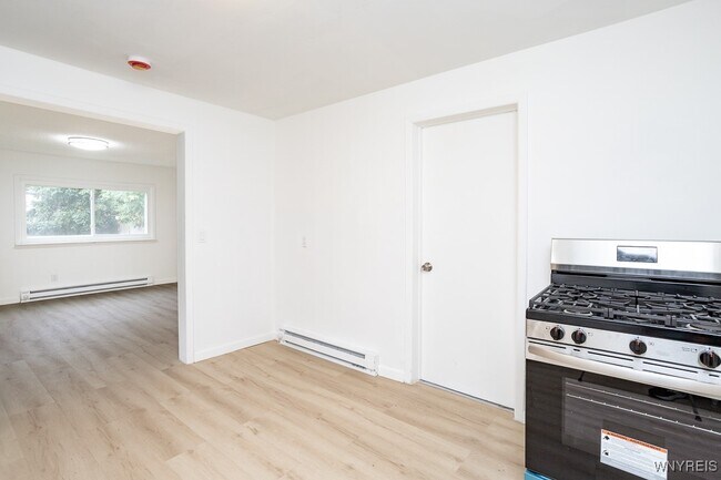 Photo - 109 6th Ave