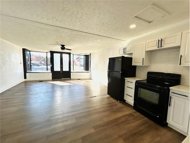 Photo - 214 Main St Unidad 214 F