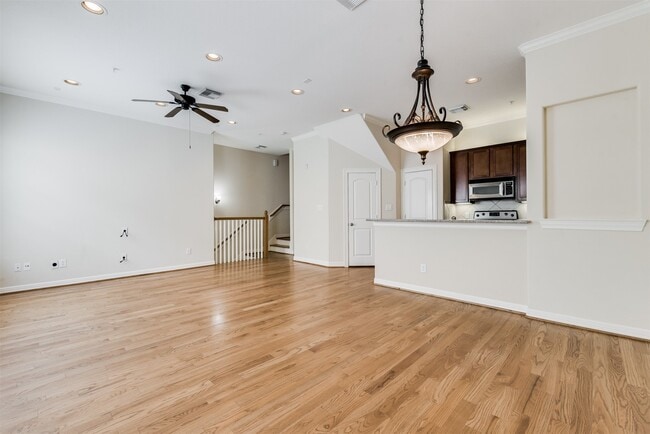 Photo - 1913 Gillette St Unit L
