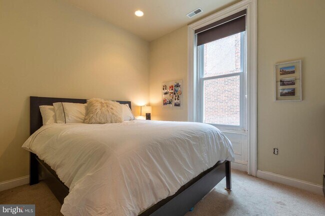 Photo - 1937 Spring Garden St Unit B