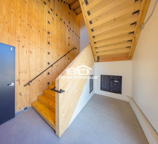 Photo - 2701 Ingersoll Ave