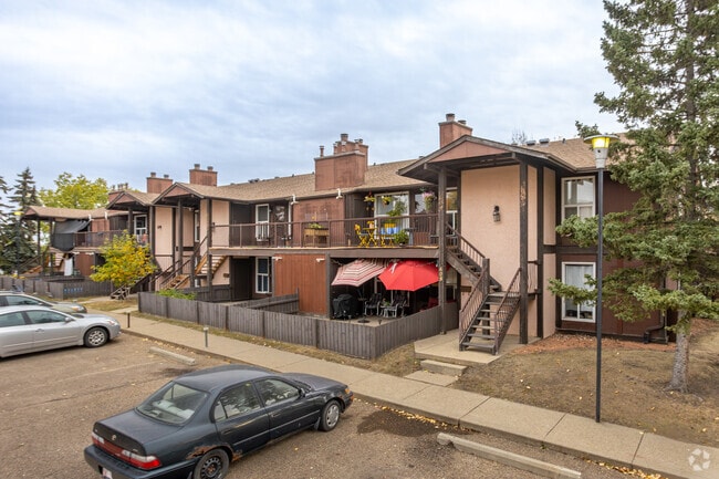 Photo - Huntington Hill Coachhomes