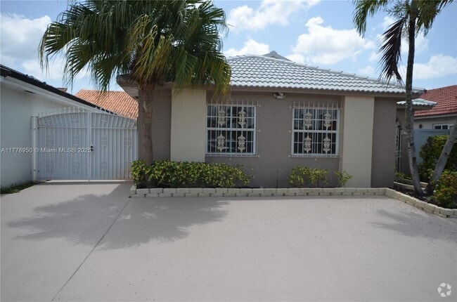 Building Photo - 7333 W 29th Ln Rental