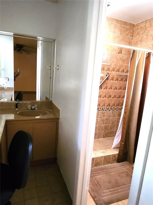 Photo - 2231 SW 14th St Unidad 2231