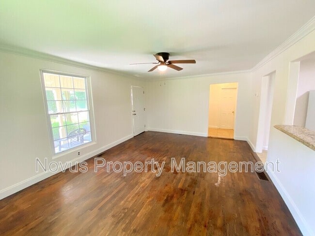 Photo - 136 Watson St