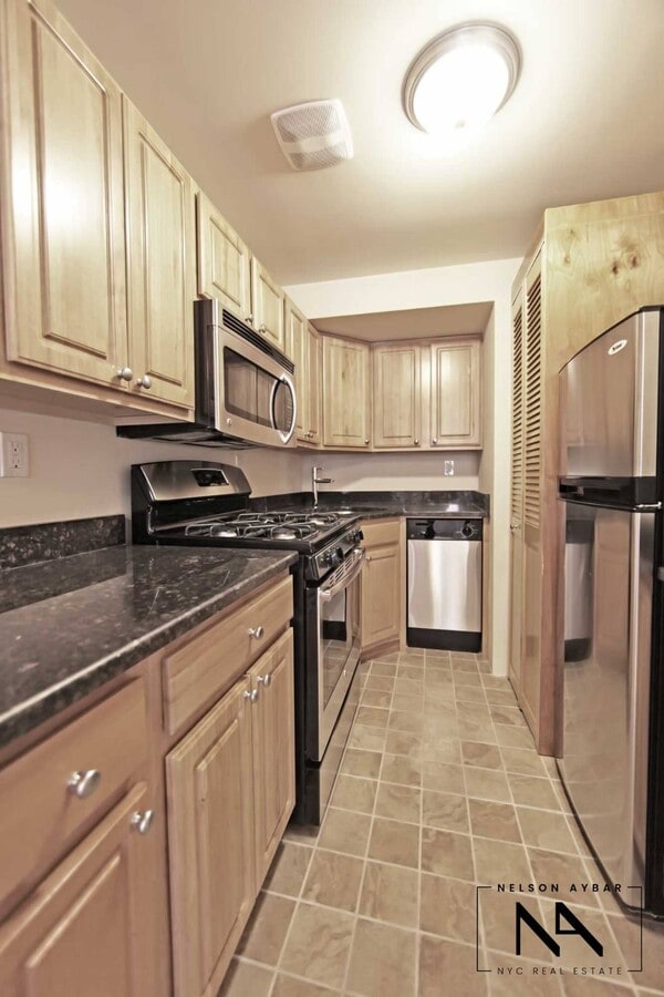 Photo - 845 President St