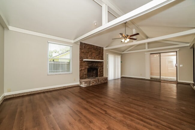 Photo - 10533 Docksider Dr E