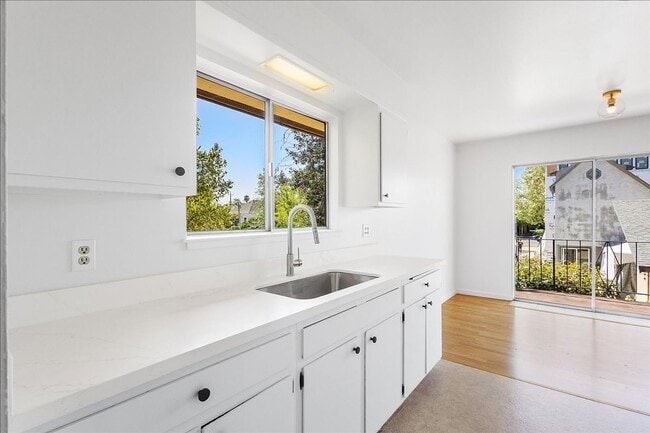 Photo - 2118 Alameda Ave Unit Alameda Ave 2118 #D