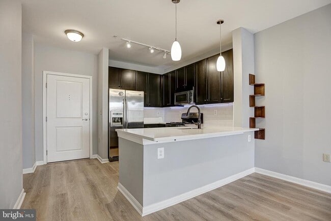 Building Photo - 2655 Prosperity Ave Unit 317