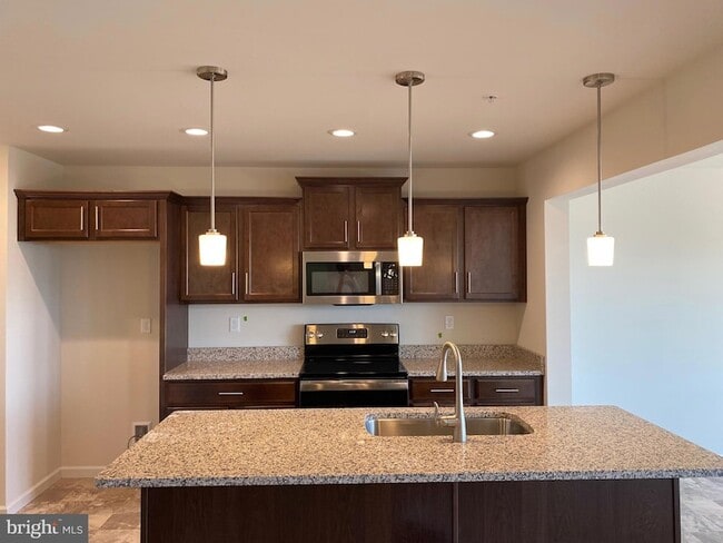 Photo - 1009 Blackstone Run