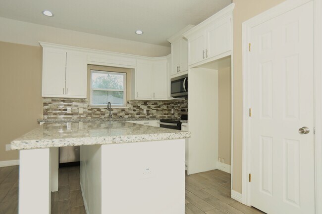Photo - 1012 -A Oak St Unit 1