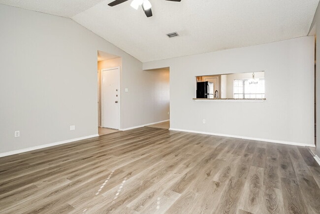 Photo - 4219 Glen Hollow Cir