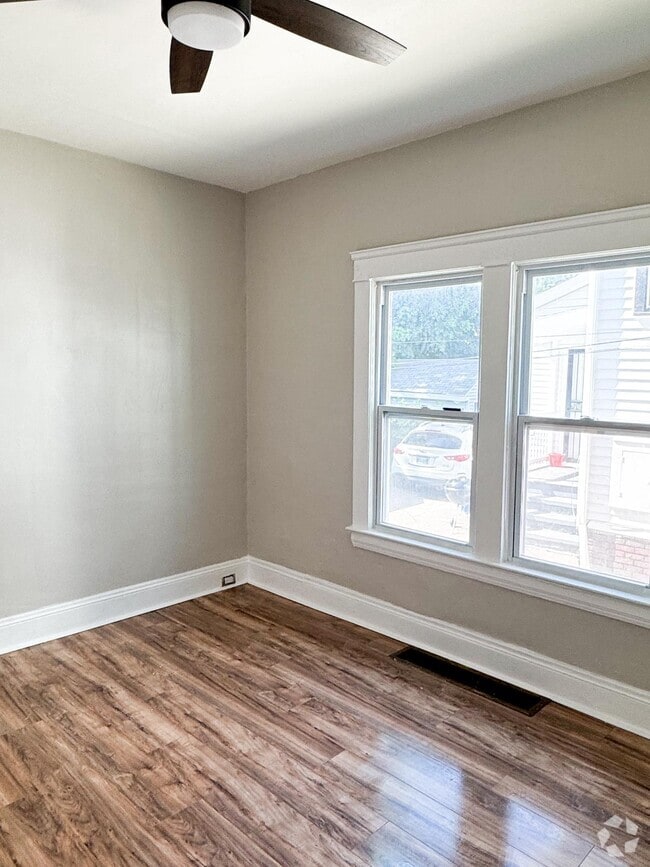Building Photo - 2778 E 120th St Unit 2 Rental