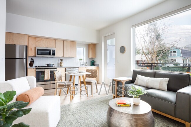 Photo - 168 Garfield St