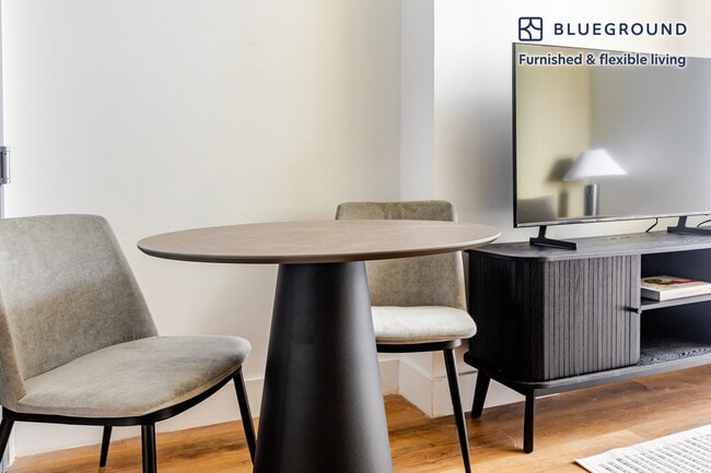 Photo - 161 W 54th St Unidad FL10-ID1863