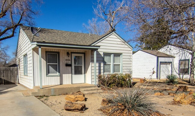 Building Photo - 2426 26th St