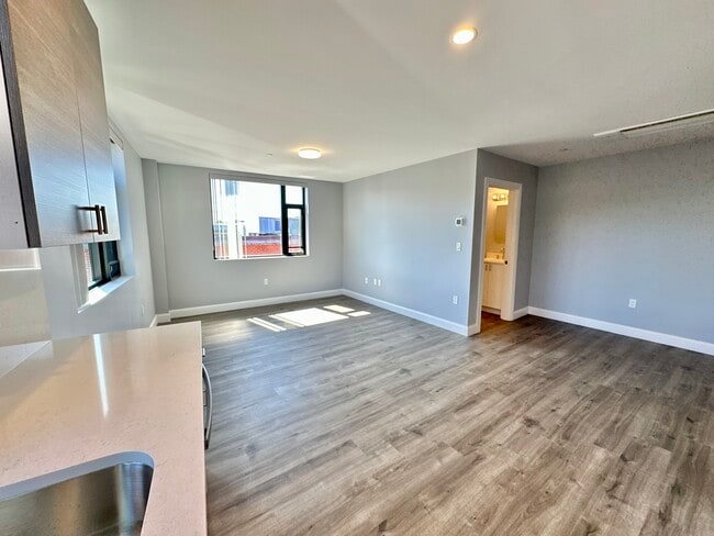 632 Centre St Unit 304