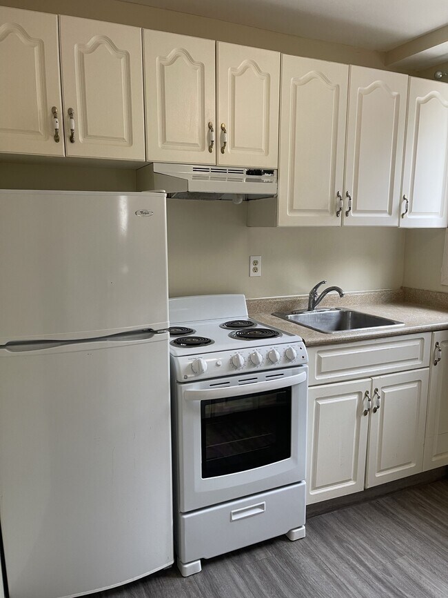 Photo - 3104-3104 Victoria Ave Unit 105