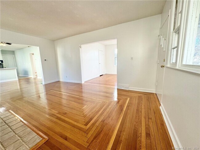 Photo - 461 Woodward Ave