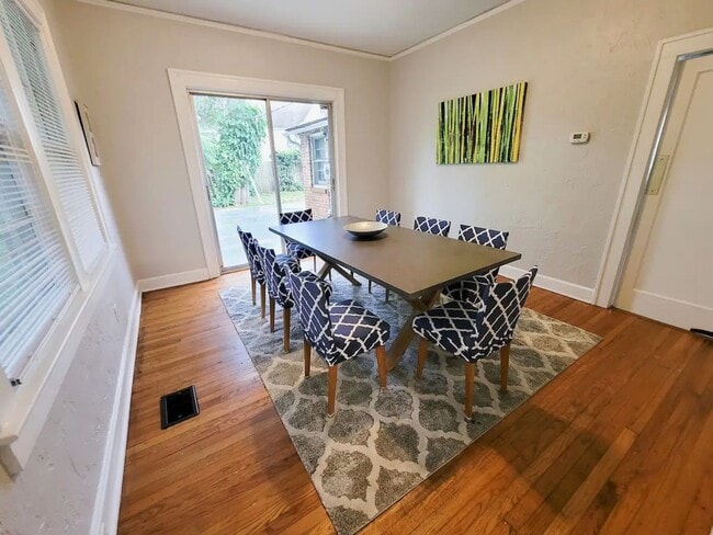 Photo - 949 SW 13th St