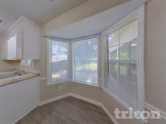 Photo - 5001 Alexis Dr