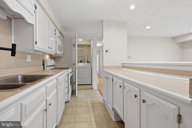 Photo - 100 Kenwood Dr