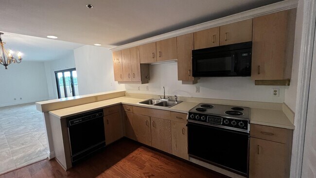 100 Tower Dr