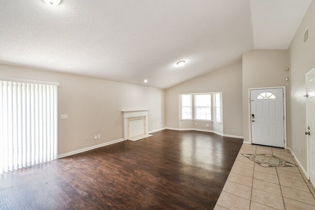 Photo - 10725 Meadowlea Dr