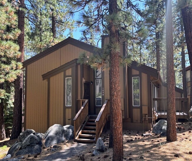 Modern 2 bedroom condo! - Modern 2 bedroom condo!
