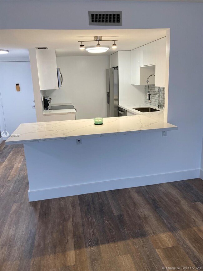 Photo - 1300 NE Miami Gardens Dr Unit 521e