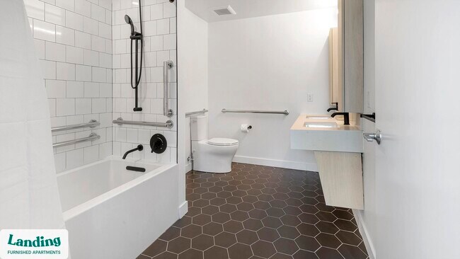 1320 4th St NE Unit 201