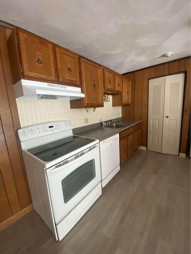 300 Smithfield Rd