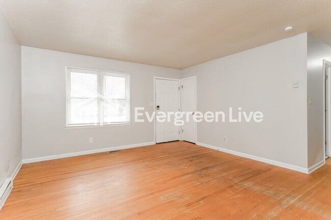 Photo - 808 Gordon St