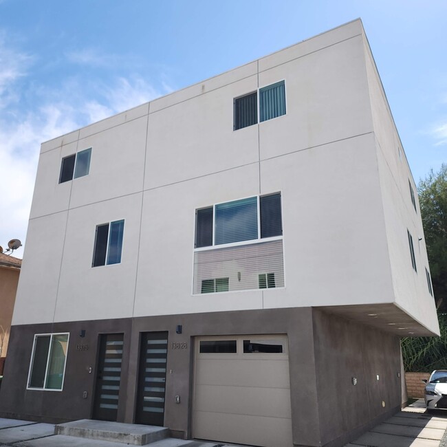 Photo - 13826 Bessemer St Unit 13824