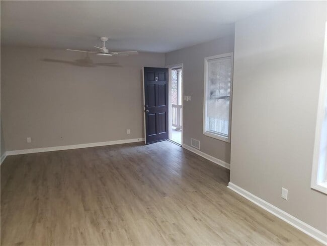 Photo - 4911 Valley Dale Dr SW