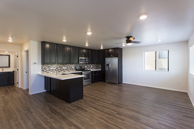 Photo - Gorgeous 4 Bed/3 Bath in USD Area with 3 Parking Spaces & *Washer/Dryer in Unit*