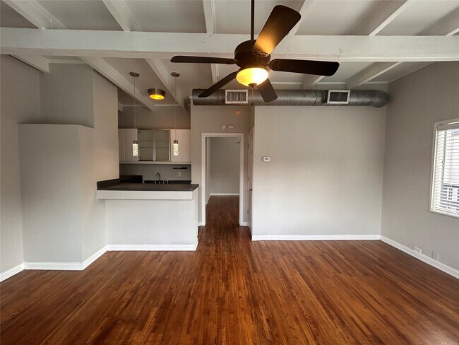 Photo - 219 Marshall St Unidad 214
