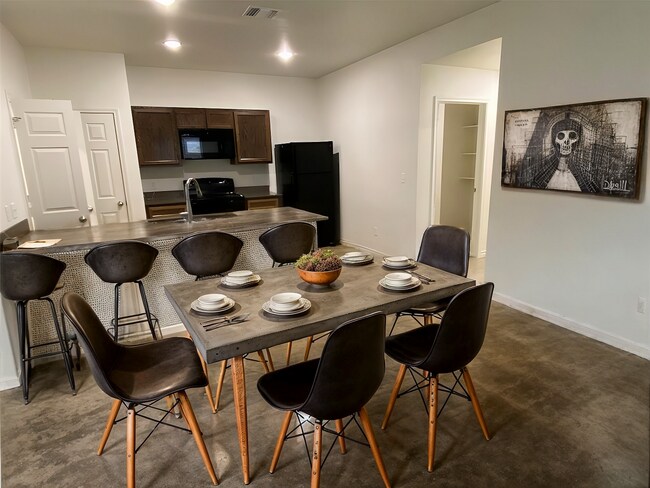 Photo - 2320 Duntov Dr Unit B