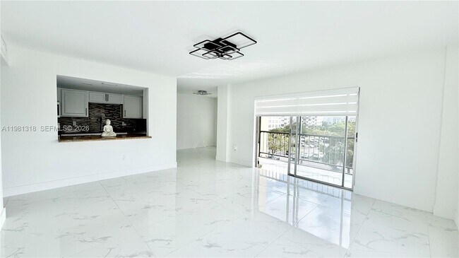 Photo - 4174 Inverrary Dr Unit 402