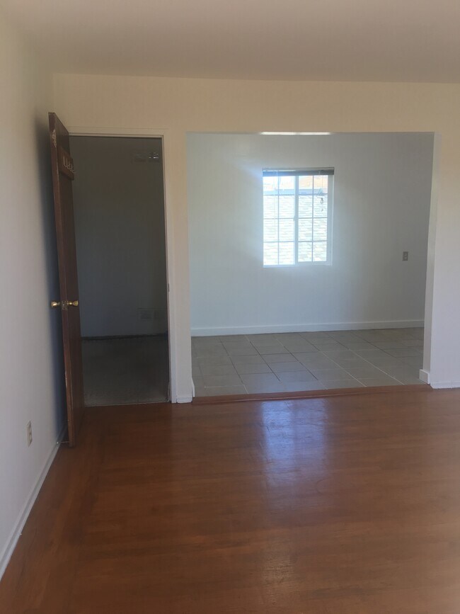 Photo - 1219 Parker St