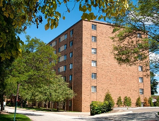 Primary Photo - Danbury Commons Apartments