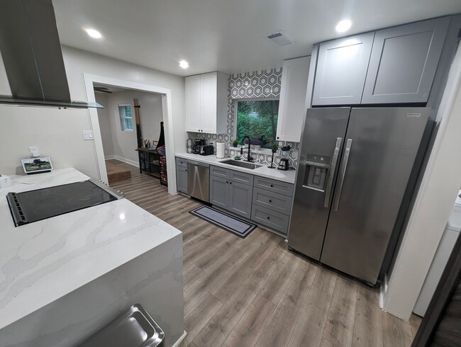 Photo - 4 Bed 2 Bath