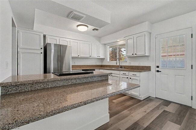 Photo - 1319 S Lindell Rd